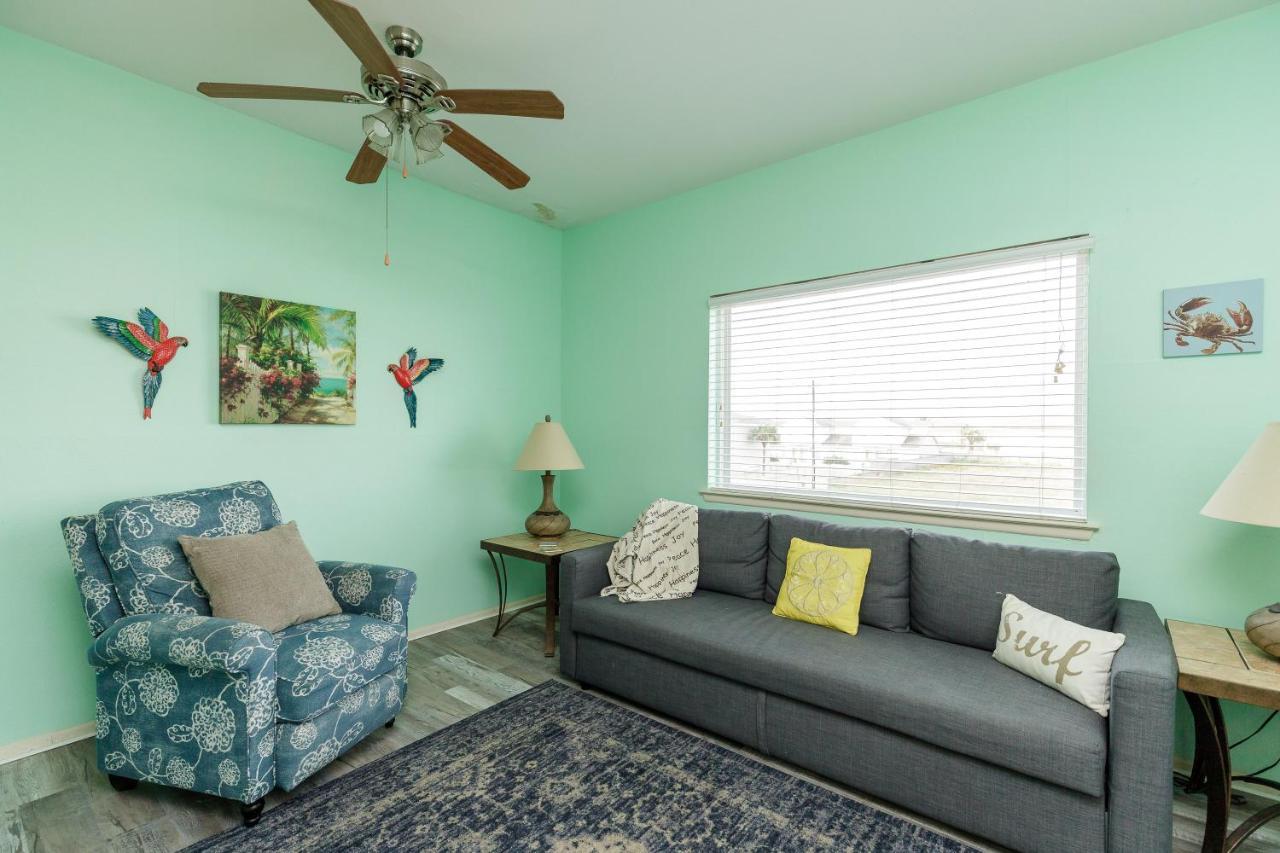 Corpus Christi-Padre Island Condo Is Walking Distance To Beach By Mustang Island, Sleeps Four, 2025 Traveler Award, Winter Rates Exterior foto