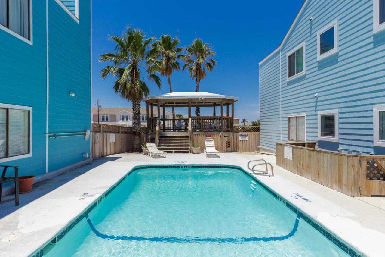 Corpus Christi-Padre Island Condo Is Walking Distance To Beach By Mustang Island, Sleeps Four, 2025 Traveler Award, Winter Rates Exterior foto